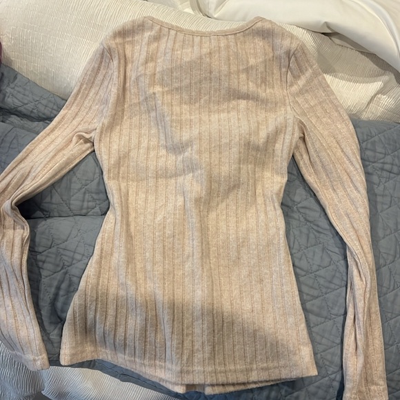 Cream top - Picture 3 of 3